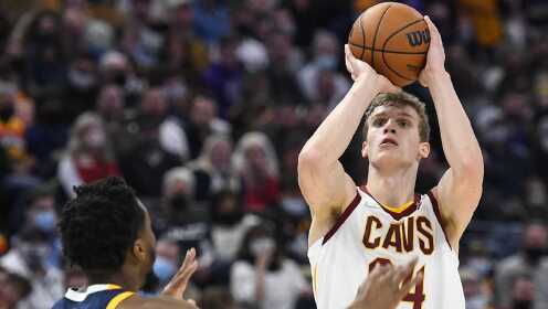 《NBA全场集锦》【球星】马尔卡宁vs爵士集锦 全场20分上演单臂轮扣技惊四座