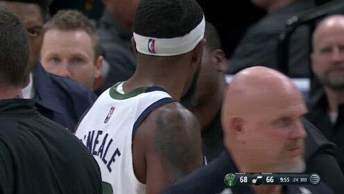 《NBA全场集锦》雄鹿vs爵士第3节中文解说回放