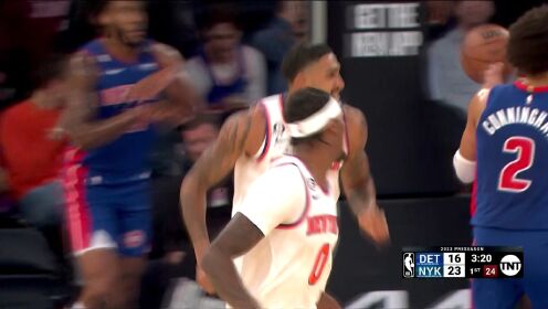 《NBA全场集锦》小试牛刀！巴雷特风骚背传托平直杀腹地双手暴扣