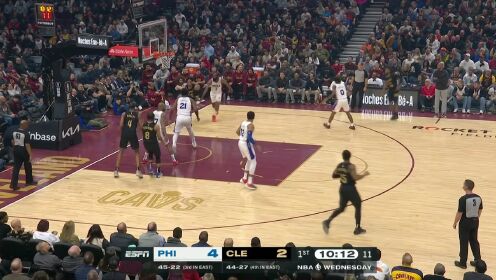 《NBA骑士》身体强壮占优势！哈登抢断奥科罗一路奔袭碾进篮下两分到手