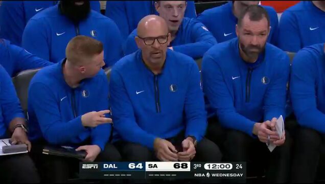 独行侠vs马刺第3节英文原声回放