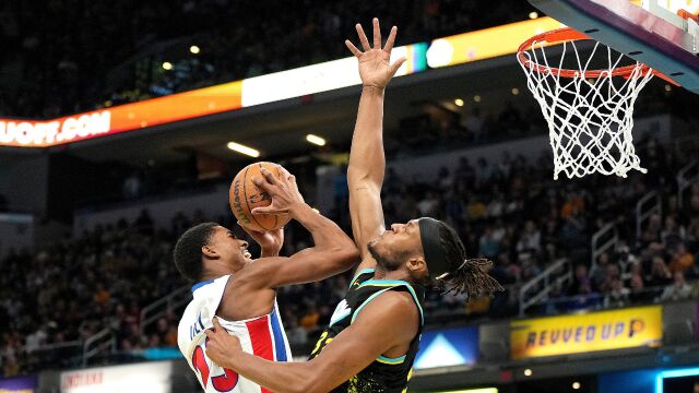 特纳vs活塞集锦 23+10两双数据镇守篮下中流砥柱