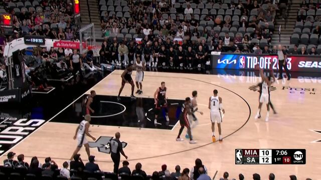 射手的自信心！瓦塞尔收到奥斯曼助攻三分自信出手精准命中