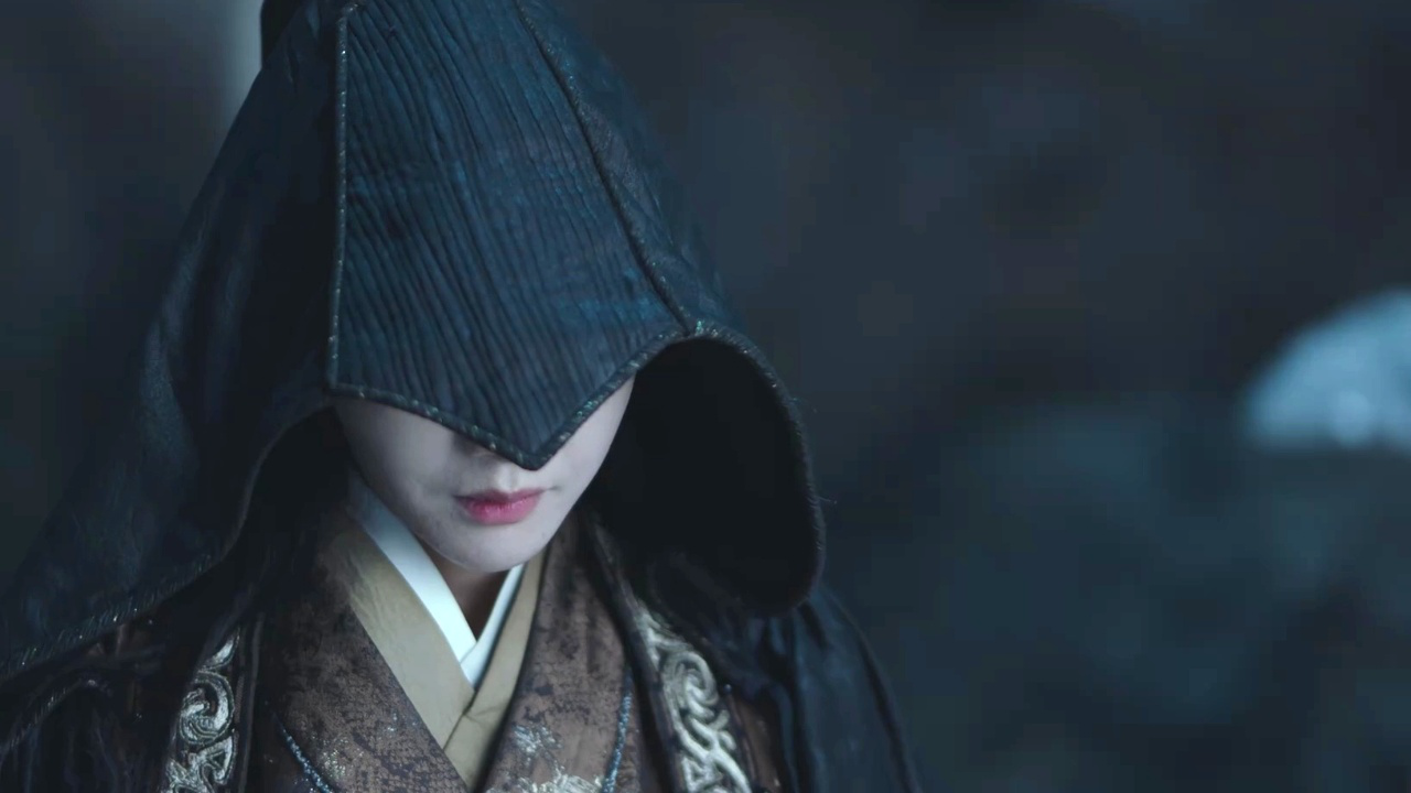 间谍掉马甲!腹黑男伪装傻白甜接近公主