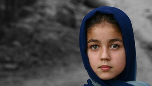 15岁的阿富汗新娘嫁给50岁白胡子老头