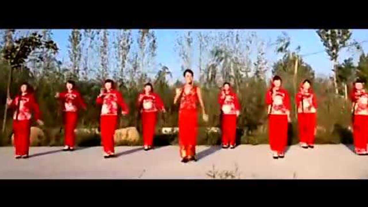 广场舞《大姑娘美大姑娘浪》_高清