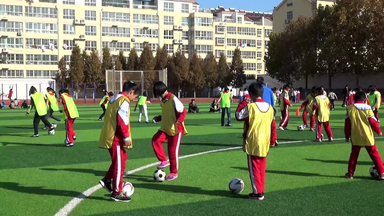 足球基本功训练（小学篇）_高清