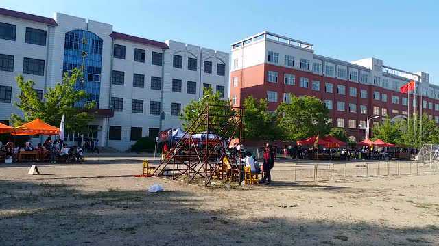 扎兰屯市第一中学 2017年运动会 全景校园