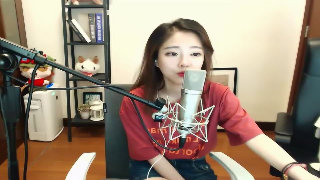 斗鱼直播综艺美女主播冯提莫翻唱梁静茹的丝路一姐的范儿