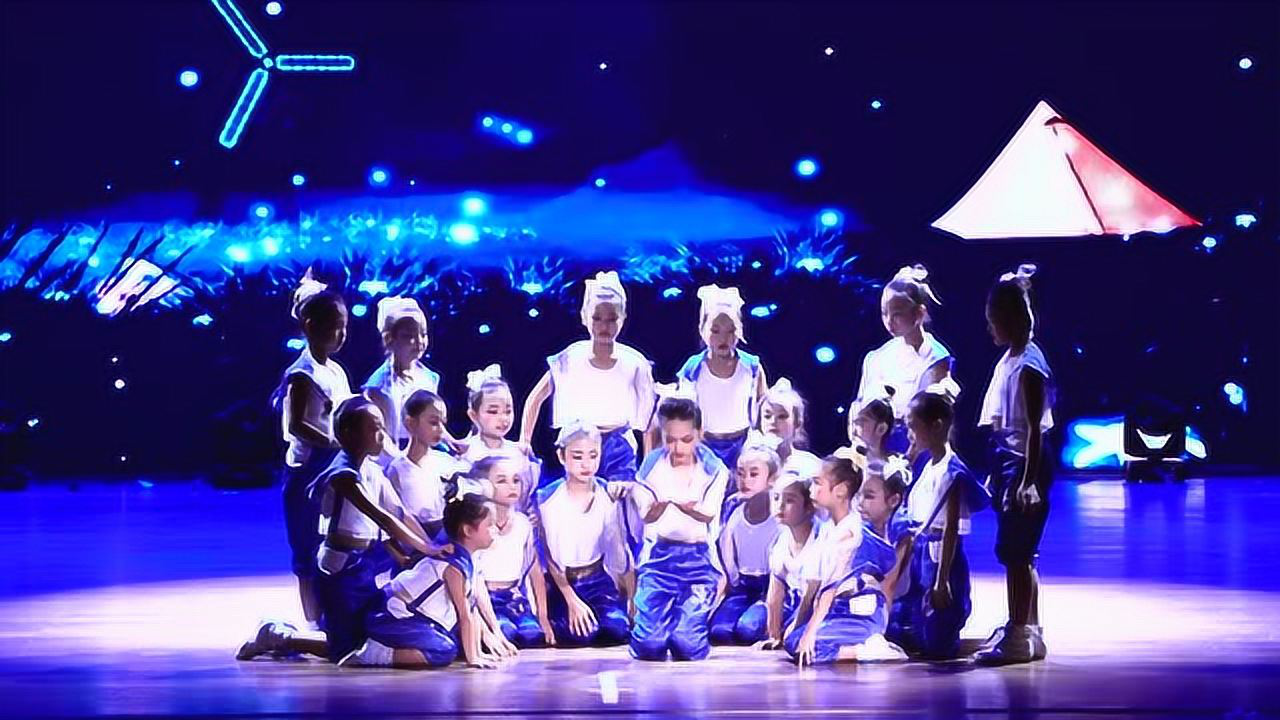 《飞呀飞呀》2017年12月18日发布单色舞蹈15