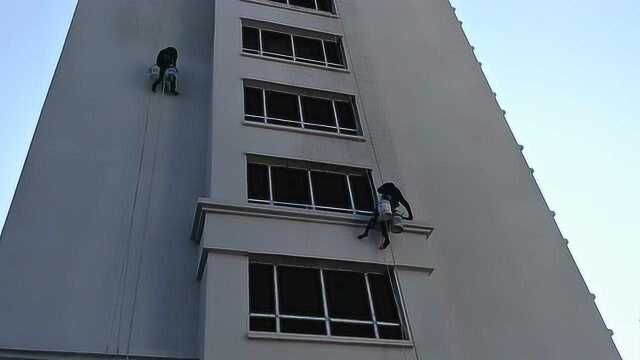 建筑工地外墙弹涂施工的农民工兄弟看着都害怕