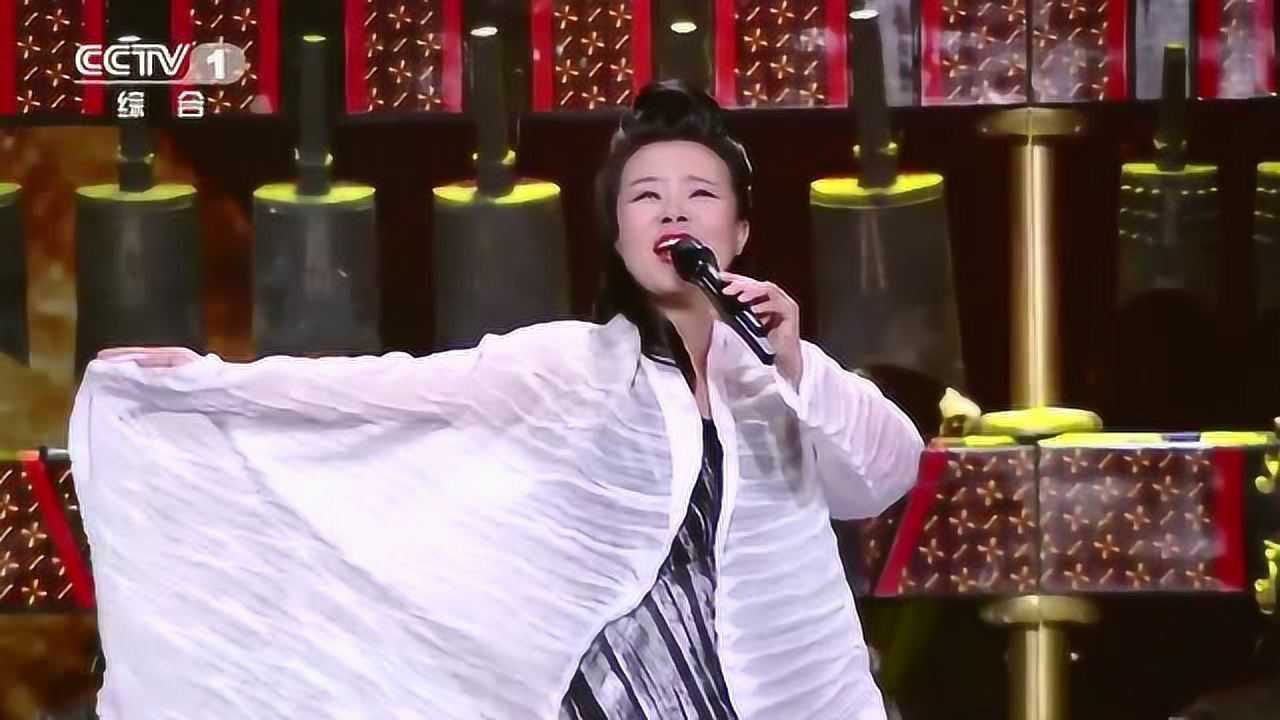 龚琳娜高唱屈原离骚这样的歌曲才是我们需要的真是感动