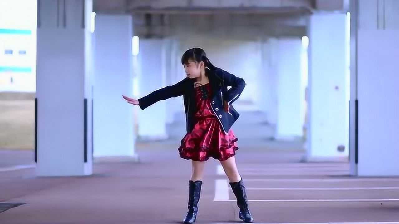 性感初中生小萝莉跳劲舞，这妮子真有前途呀_高清