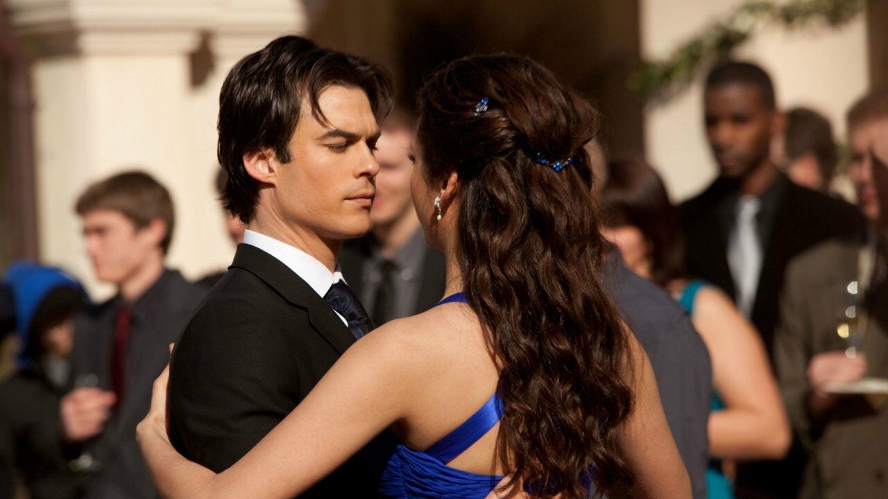 吸血鬼日记: 埃琳娜终于和达蒙表白