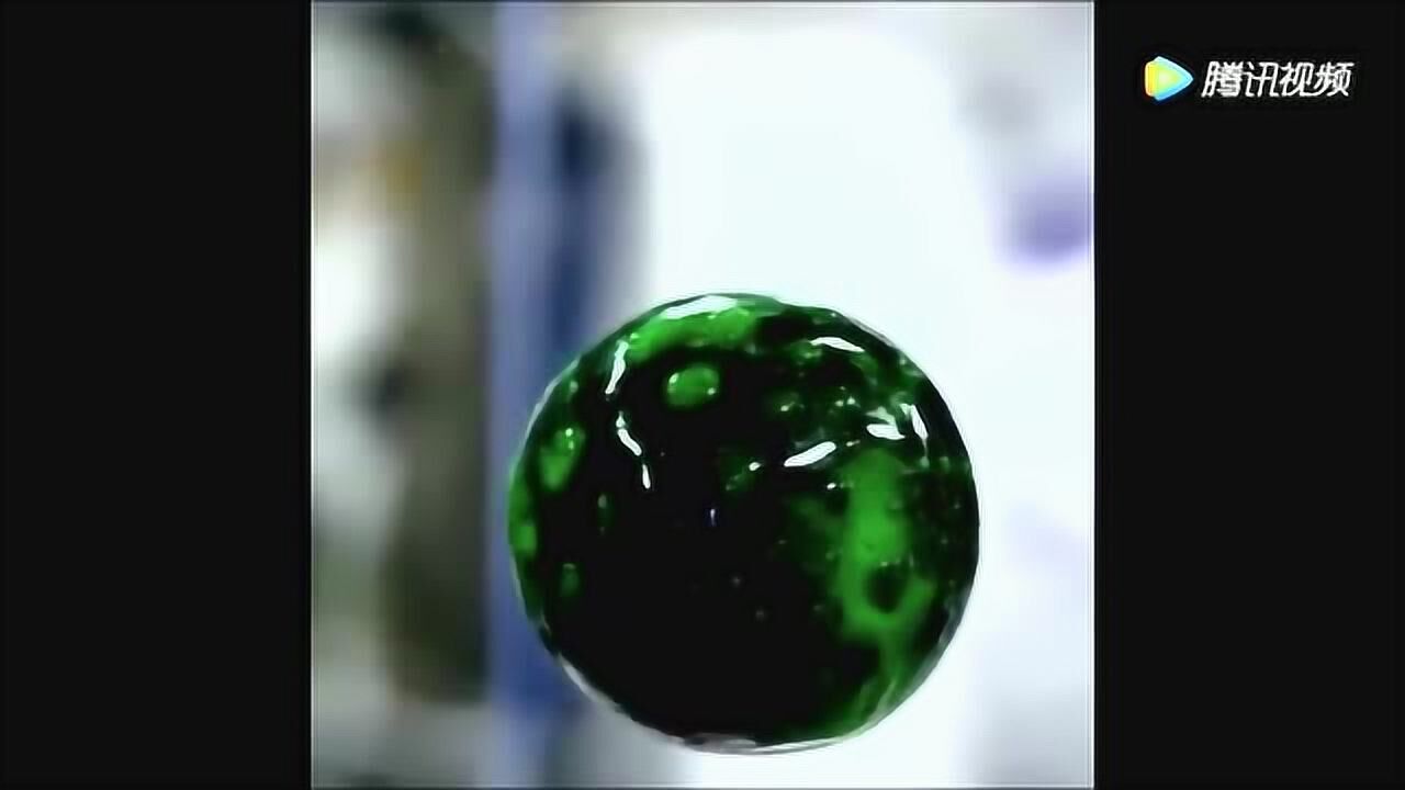 水滴在失重的状态下会是究竟是什么样的形态呢?一起来看看吧_高清1080P在线观看平台_腾讯视频