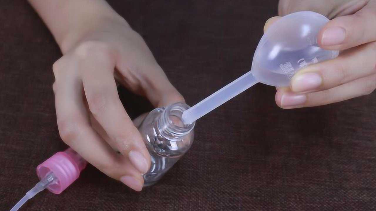 开塞露用来护肤就是厉害用它自制爽肤水手上肌肤白皙光滑