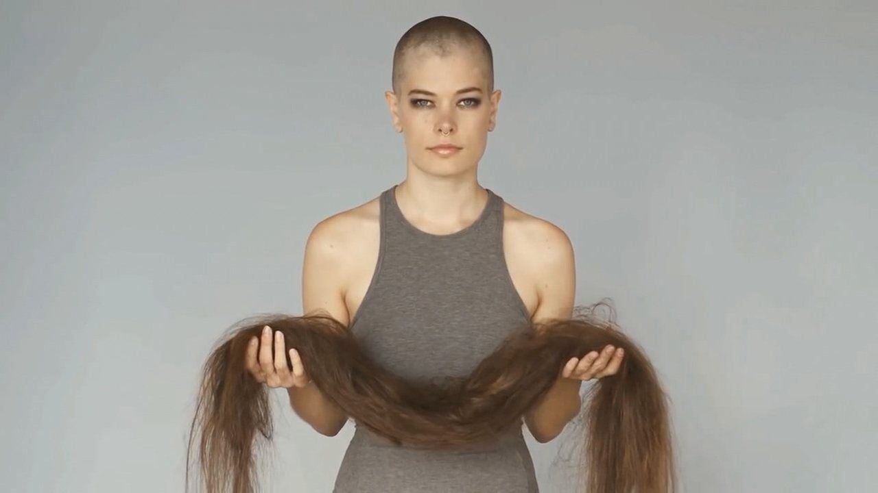 长发女神剃光头看着好心疼