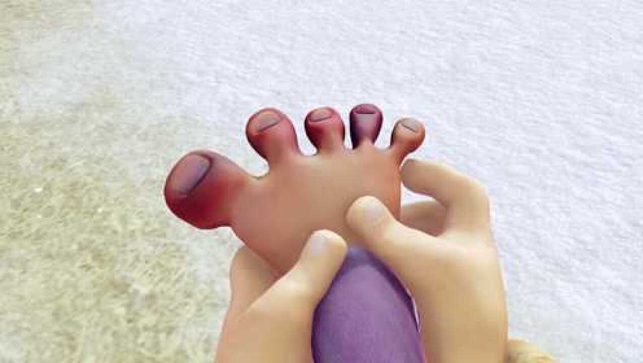 光头强的脚丫子快冻成冰棍了跟熊二抢草取暖被误会好可怜