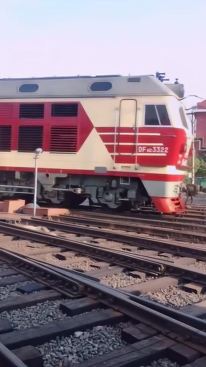 又长姿势了,原来火车都是这样变道的,还第一次见