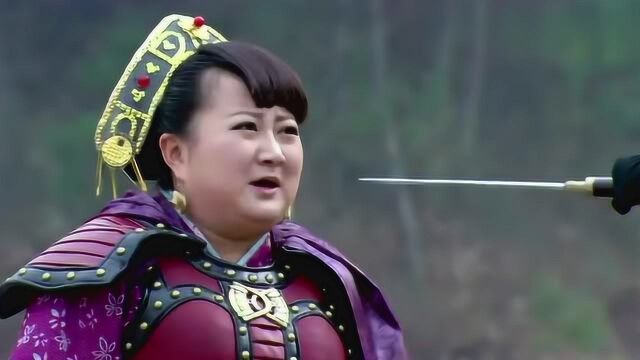 魔女把于珍逼近悬崖,紧急时候于珍揭下真面目但推下悬崖.