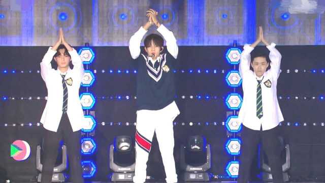 金samuel和平演唱会带来SEVENTEEN《CLAP》特别舞台