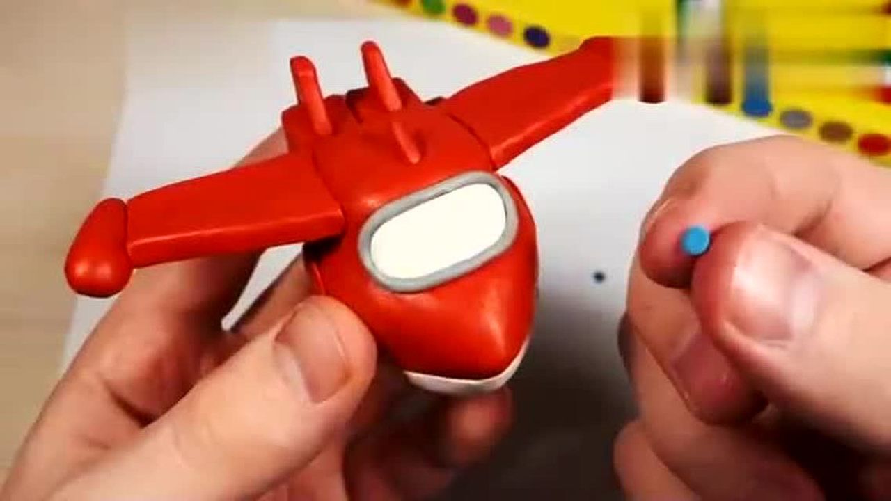 橡皮泥制作小飞机,太棒了