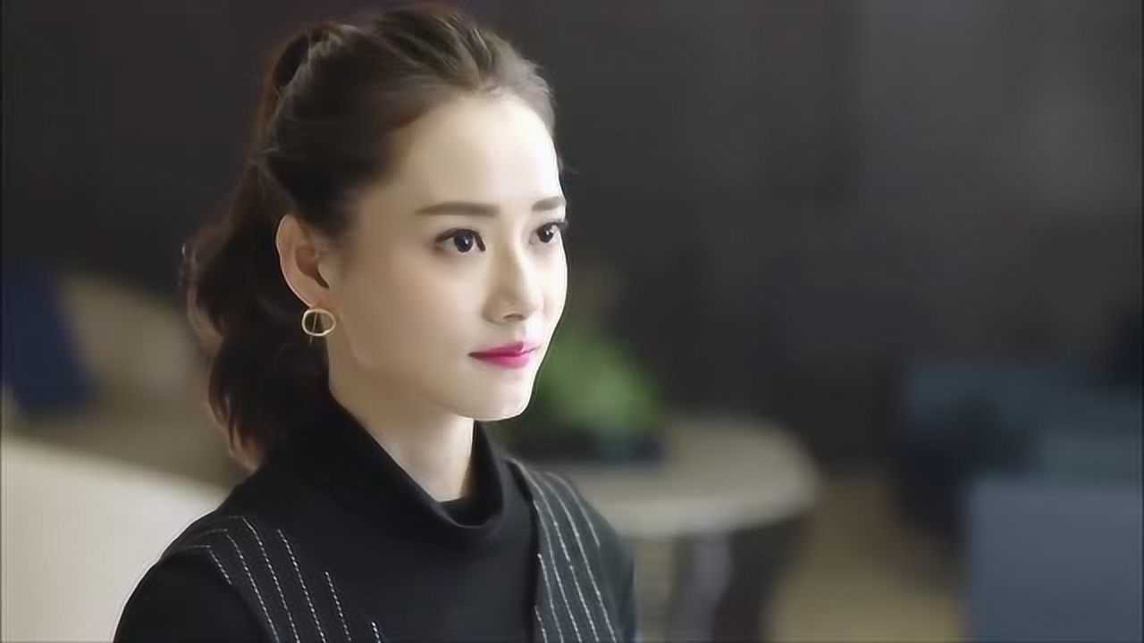 程七七的一番话,让看不起她的美女对她另眼相待!