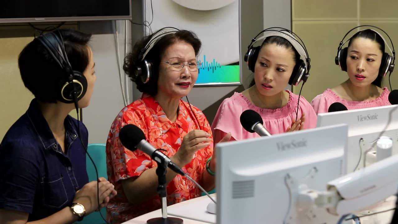 虎美玲携美女爱徒教唱豫剧《白蛇传》