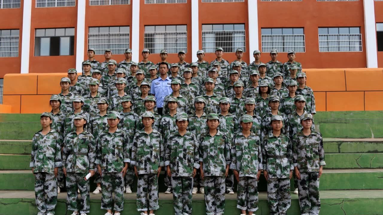 龙南县实验中学2018级高一新生军训_腾讯视频