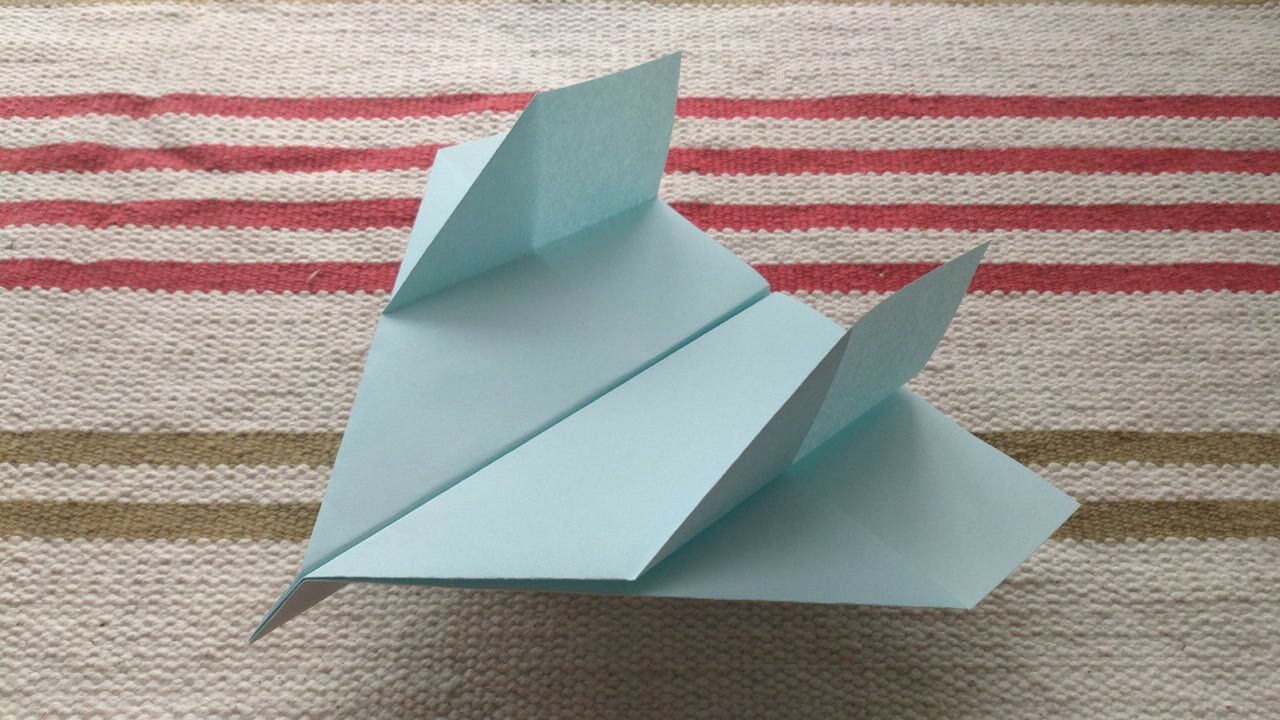 飞得很远,折法简单得双层机翼纸飞机