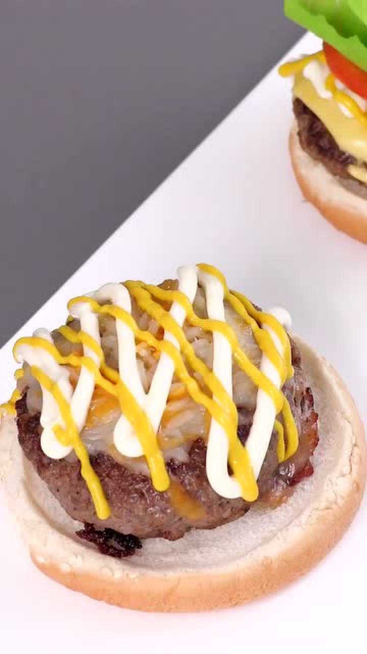 肉汁饱满会拉丝,这汉堡吃一个我能顶一天!