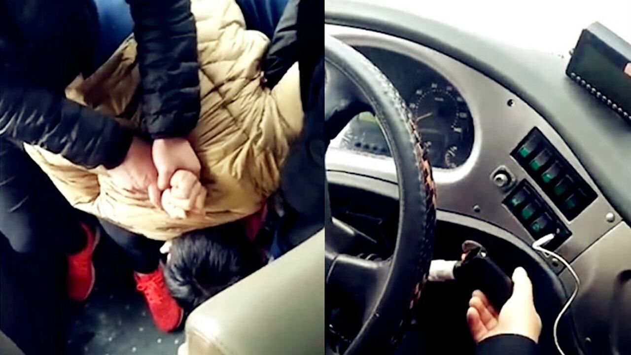 男子高速上抢夺司机方向盘 被乘客及时制服