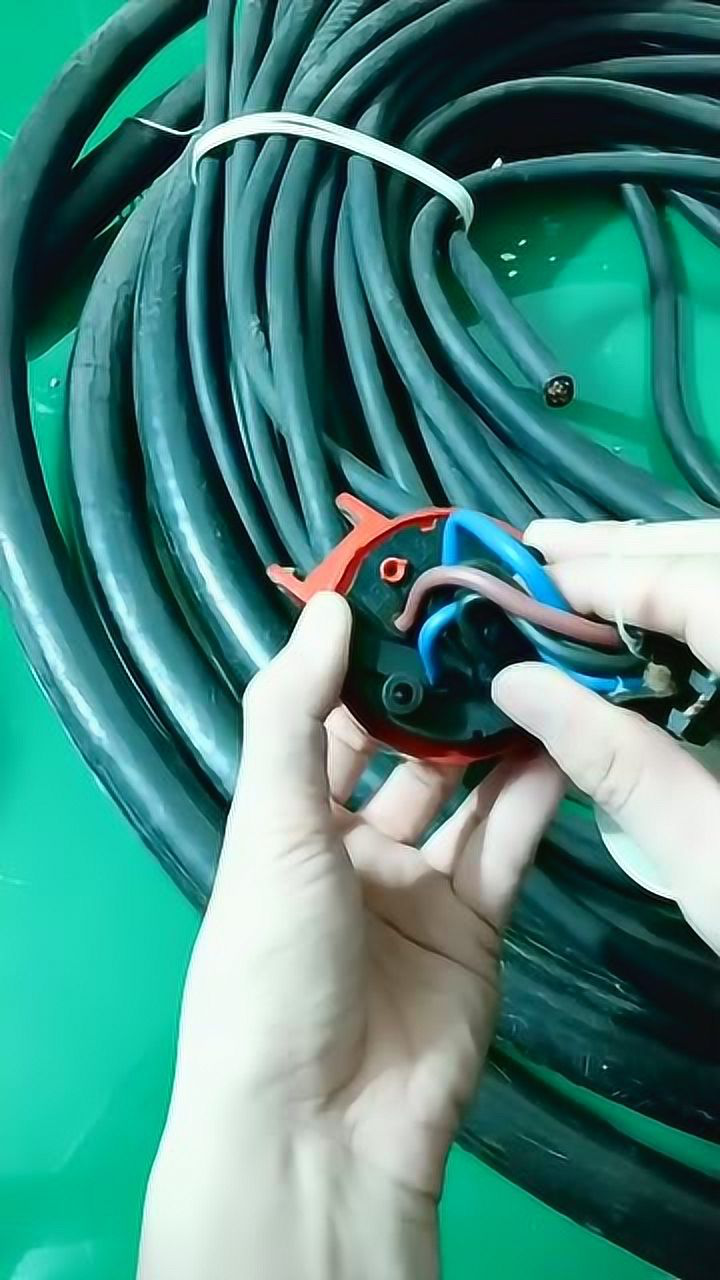 三相五线防爆插头怎么接线?老电工看清楚标识很重要!