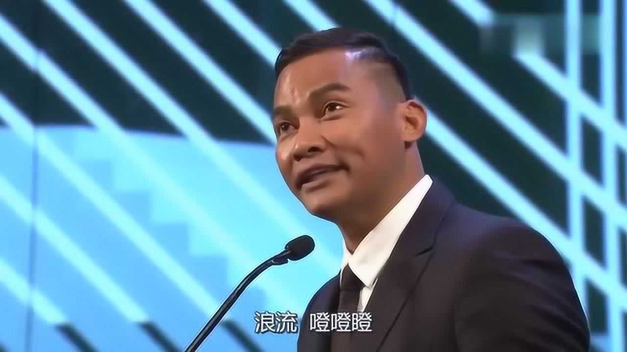 托尼贾唱上海滩男声女声自由切换这是在唱歌吗这是搞笑派的吧