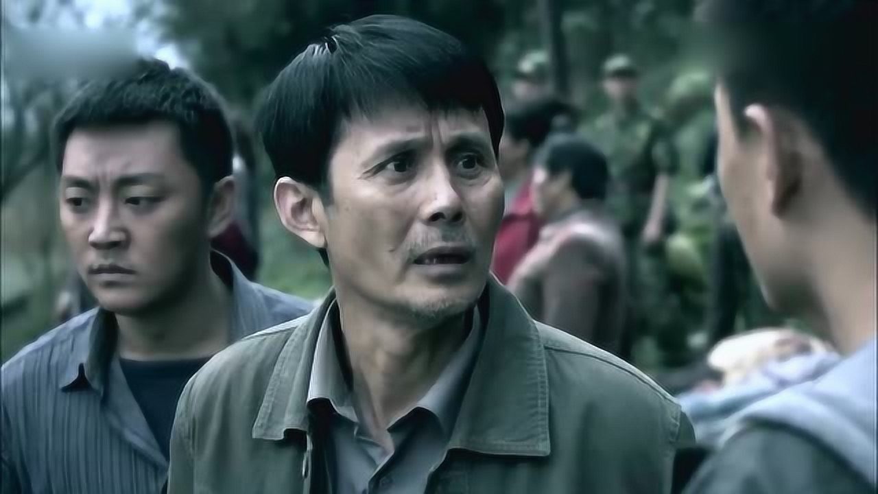 堰塞湖爆破后淹了村庄?凤凰村村民看着家园被毁,庄稼掩埋!
