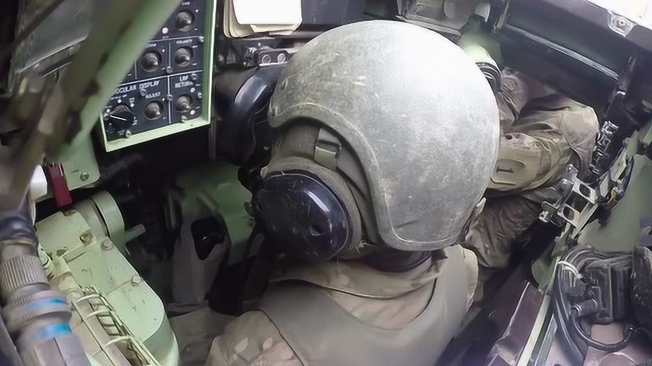 美军装甲车内部操作是这样的