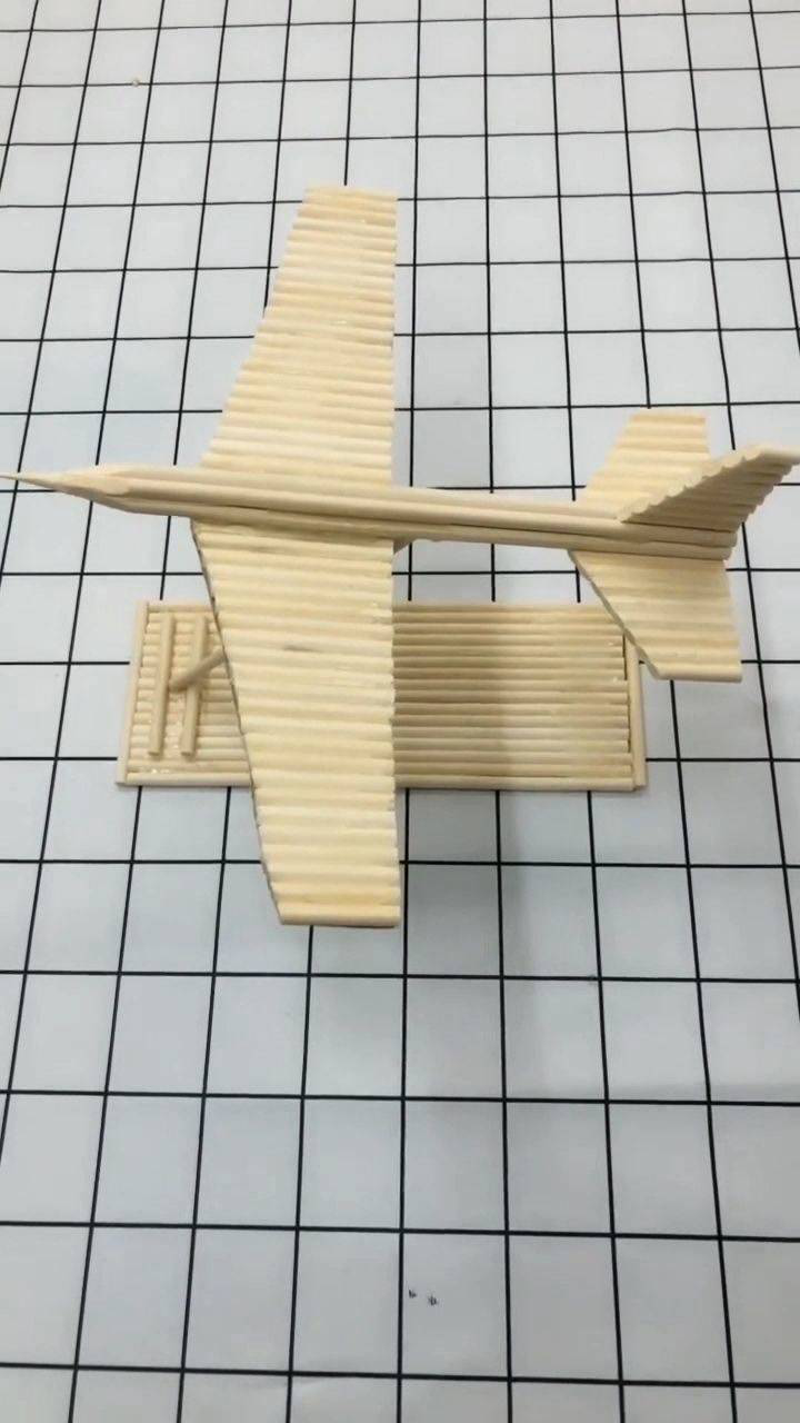 一次性筷子做的飞机模型