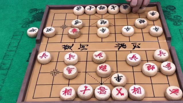 象棋古谱里的棋局,很正常的顺炮开局,后面的博弈就精彩了