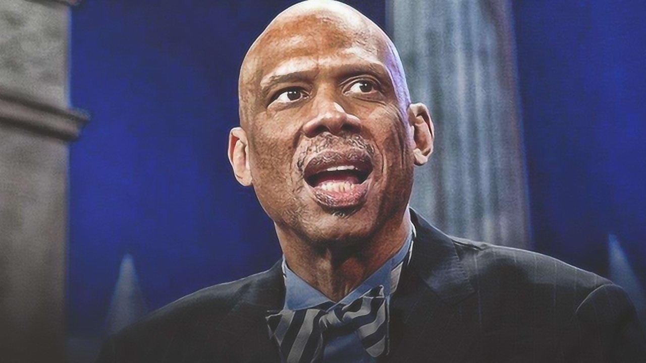 天勾贾巴尔:詹姆斯在我心中已经成为历史最佳,我一般不夸人的!