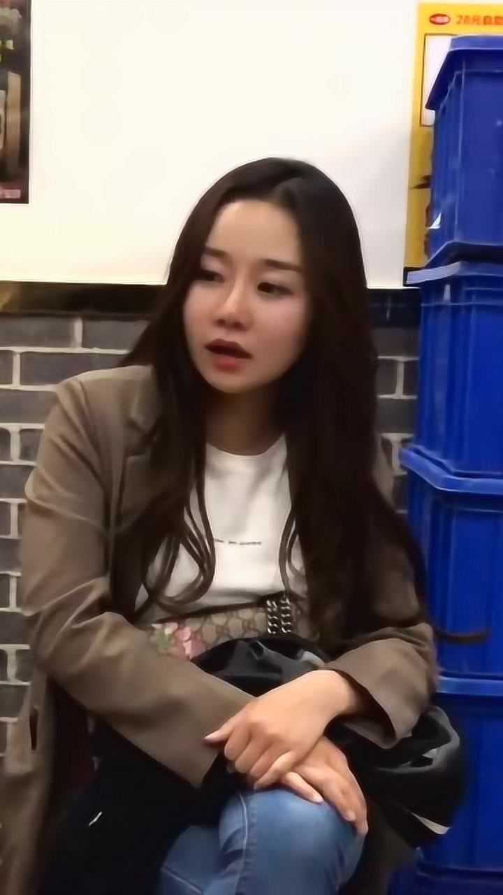 红雨老师每人28元的自助火锅三个人花了九十八吃了8盘大西瓜