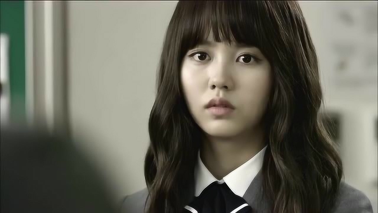 学校2015高恩星冷漠对待好闺蜜任由秀仁趴桌子上真是狠毒