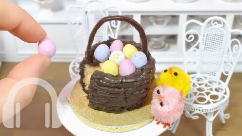 甜品大师太有创意了，把蛋糕做成了“一筐鸡蛋”，还是彩色的！