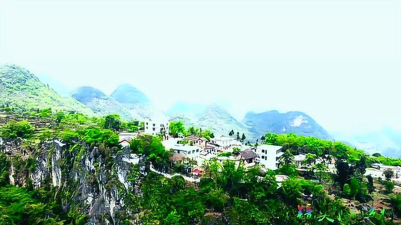 航拍贵州一悬崖村,往前一步是万丈深渊,退后一步是天堂美景!