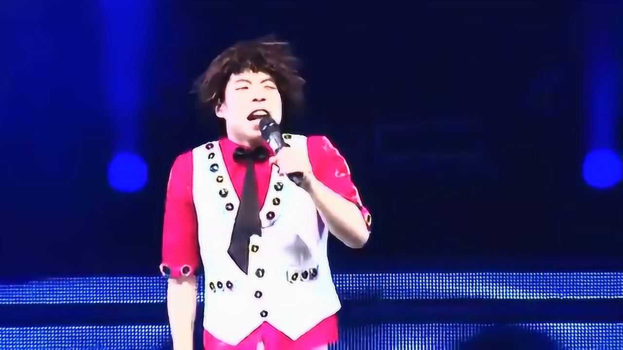 精彩搞笑东北二人转赵小龙真的多才多艺很搞笑的表演