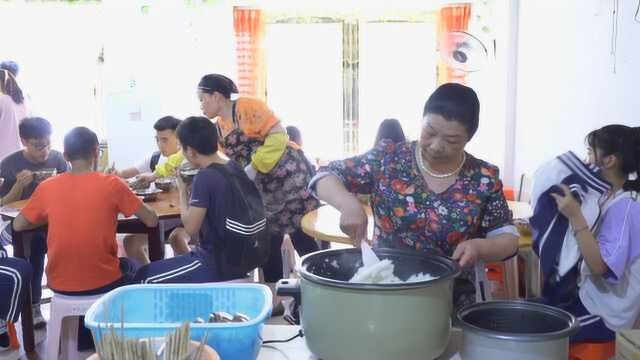 探访毛坦厂最大代陪读店:全托200人,老板干5年买3套房