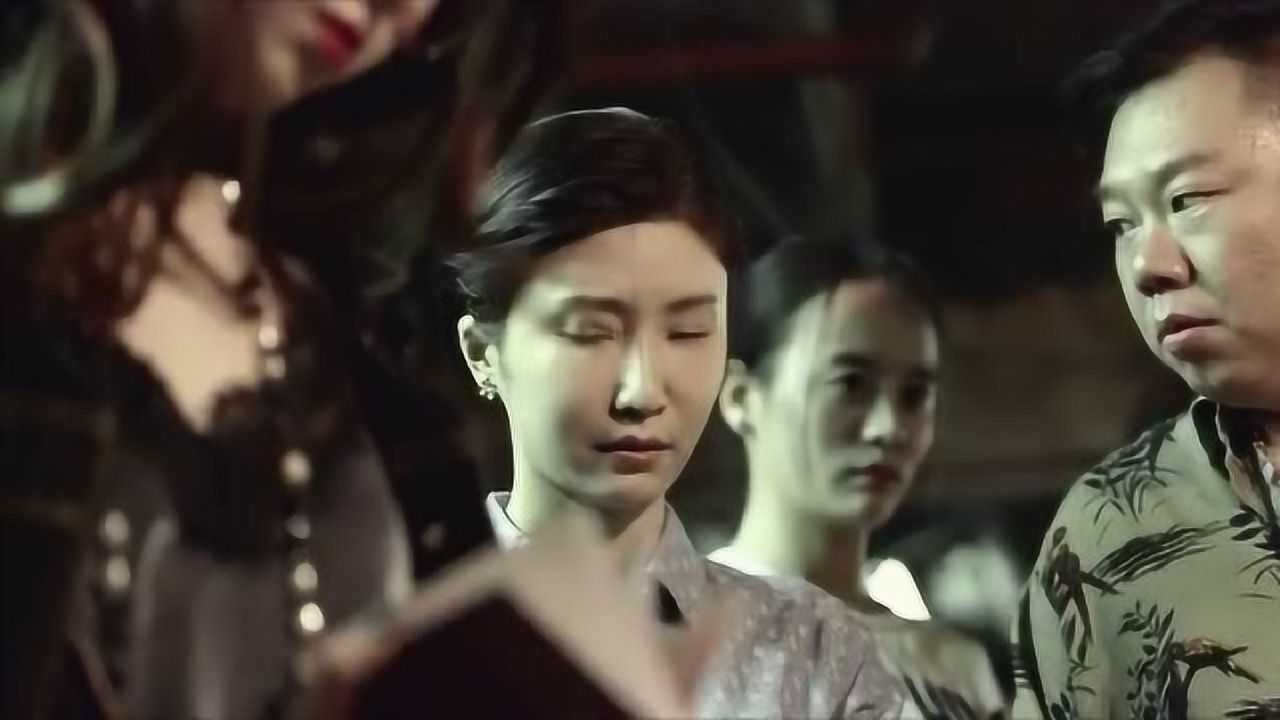 巨额来电阿芳拿走所有人的手机护照另一边小田有情绪了