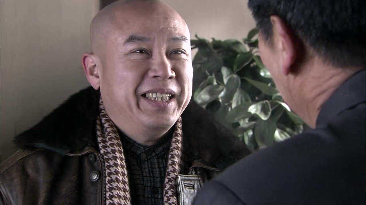 得到情报后,韩斌来见组长,组长客气的让他很不自在