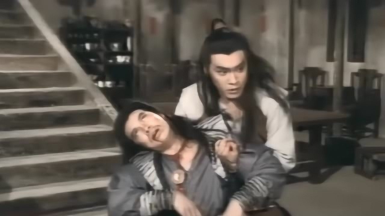 小伙飞刀捅死美女心生怜悯，不料美女还有一口气，一刀将小伙捅死高清1080p在线观看平台腾讯视频 