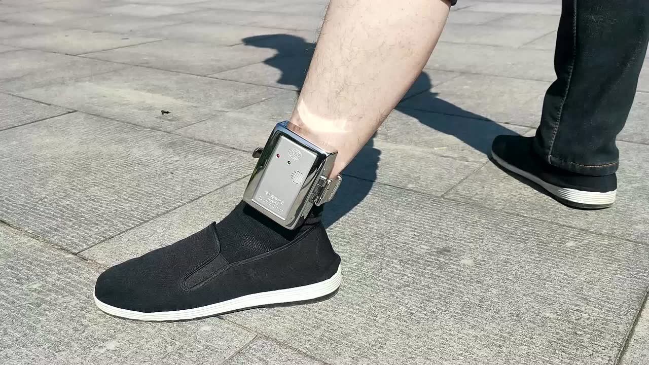 福建英辉——电子脚铐手铐演示视频_腾讯视频