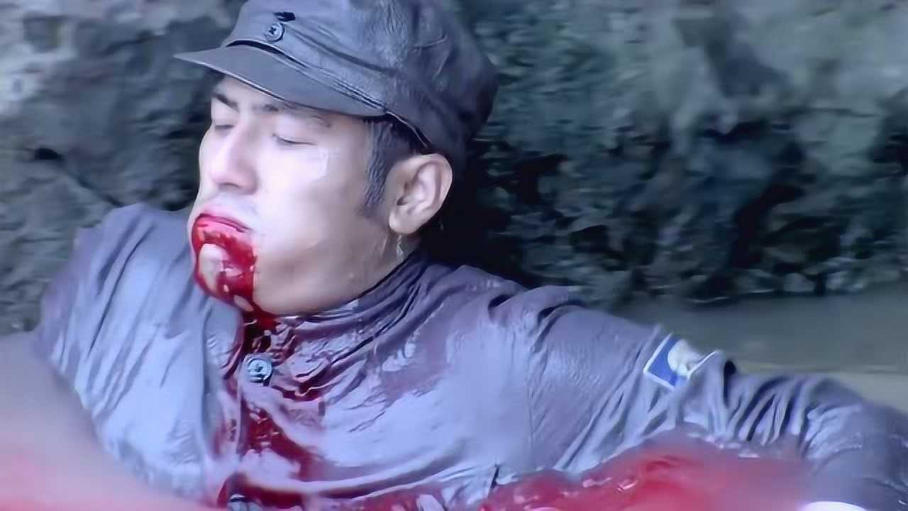 雪豹坚强岁月许光荣拼死用枪顶着炸药包和沙沟河大桥一起炸毁